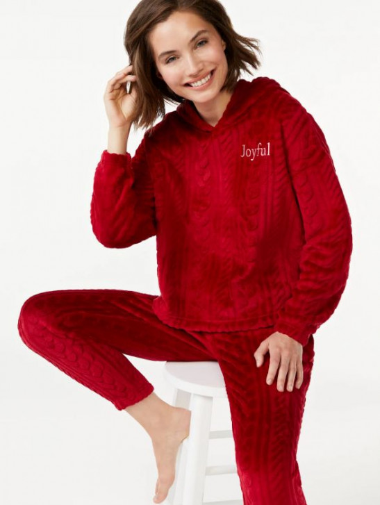 https://storesgo.com/uploads/product/mediumthumb/jpg/joyspun-womens-plush-cable-long-sleeve-hooded-top-and-pants-pajama-set-2-piece-sizes-up-to-3x_1670991119.jpg