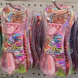 3 blades razors with 4 cartriges