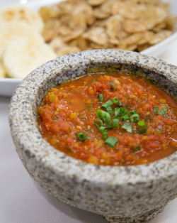 Bene Casa granite mortar and pestle set, high-quality authentic granite, solid construction, grinding, pounding mortar and pestle, 8.5-inch diameter
