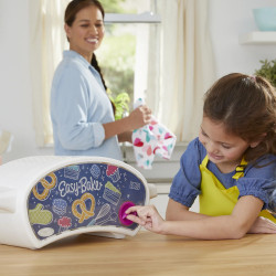 Easy-Bake Ultimate Oven Creative Baking Toy