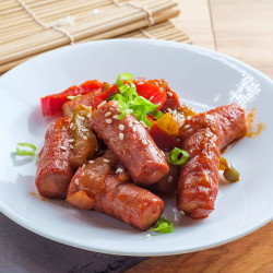 Libby's Vienna Sausage made with Chicken, beef, pork, added in chicken Broth, 5 0z