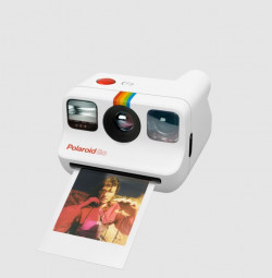 Polaroid Go White Bundle Pack With Black Camera Clip