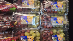 Pretty Lady Grapes 2 Lb