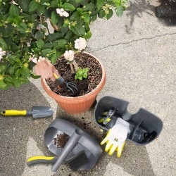 Jardiner Outdoor Gardening Tool Set in Plastic Gardening Box